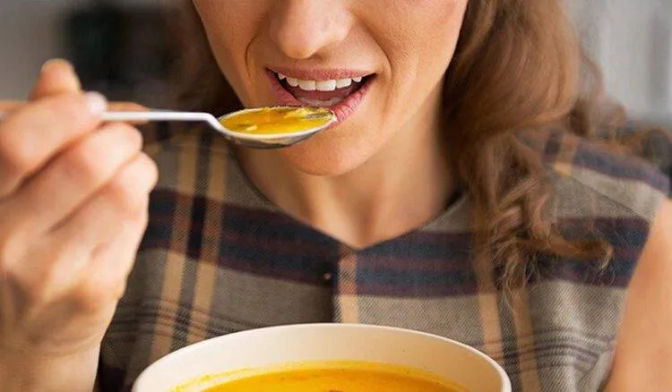 Trồng răng Implant bao lâu thì ăn được? Hướng dẫn chi tiết